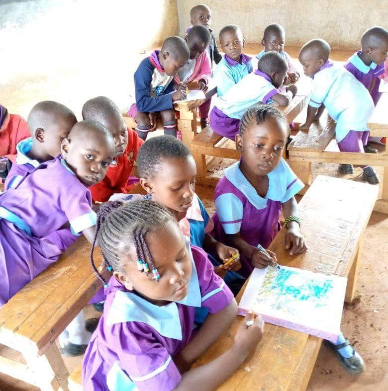 Copii la orfelinatul din Kenia